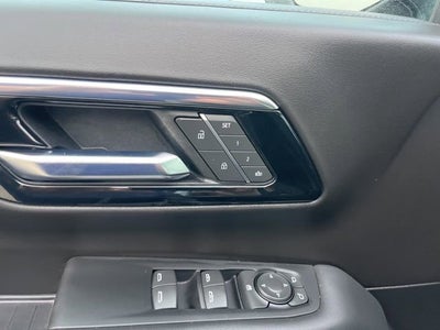 2025 Chevrolet Suburban LT