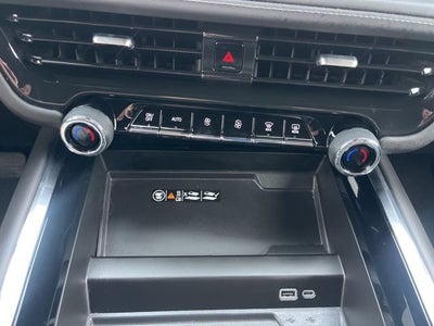 2025 Chevrolet Suburban LT