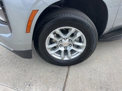 2025 Chevrolet Suburban LT