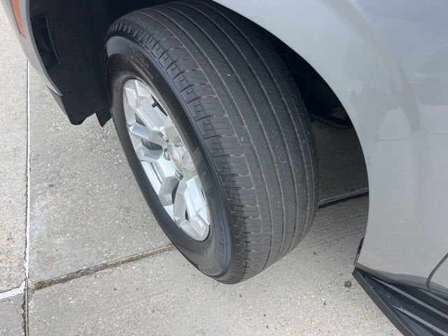 2025 Chevrolet Suburban LT