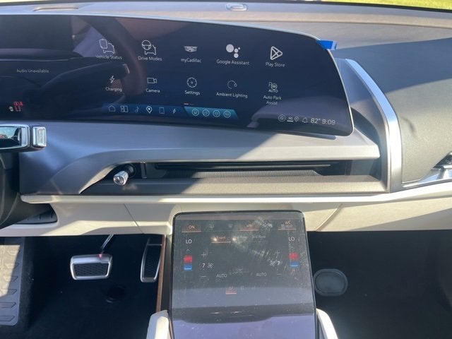 2026 Cadillac VISTIQ Luxury