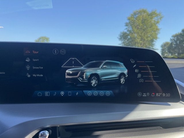 2026 Cadillac VISTIQ Luxury