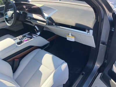 2026 Cadillac VISTIQ Luxury