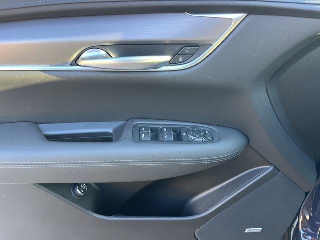 2025 Cadillac XT5 Luxury