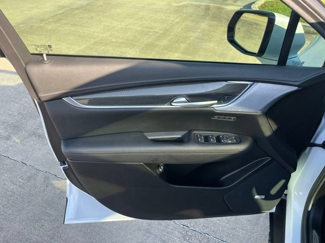 2025 Cadillac XT5 Sport