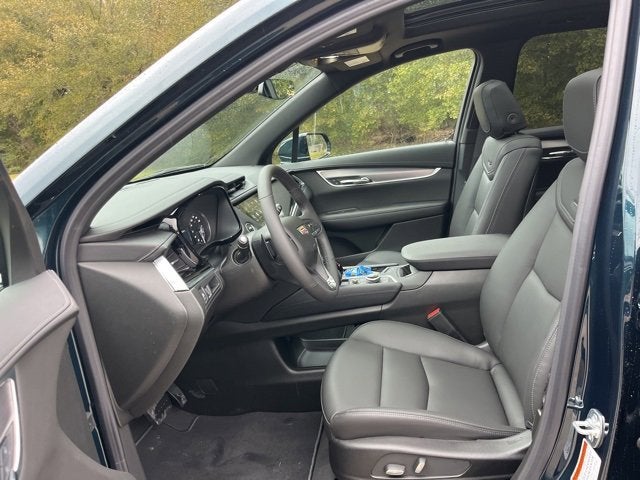 2025 Cadillac XT6 Luxury