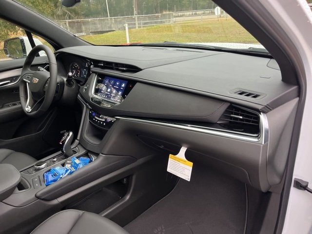 2025 Cadillac XT6 Luxury