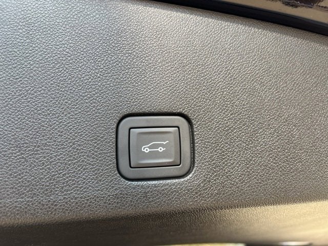 2025 Cadillac XT6 Luxury