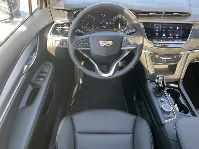 2025 Cadillac XT6 Luxury