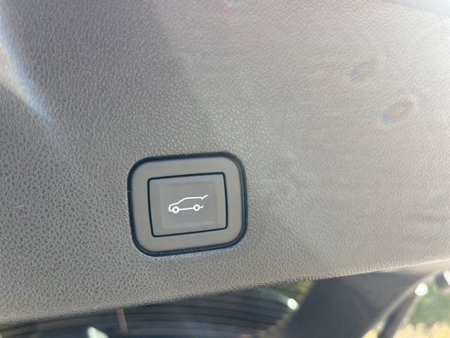 2025 Cadillac XT6 Luxury