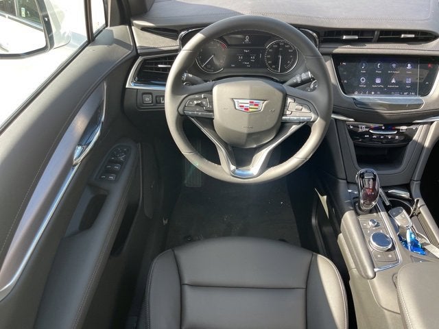 2025 Cadillac XT6 Luxury