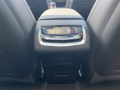 2025 Cadillac XT6 Luxury