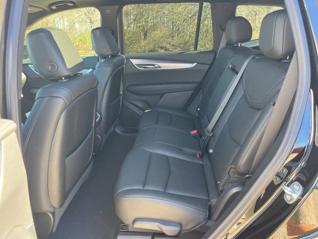 2025 Cadillac XT6 Luxury