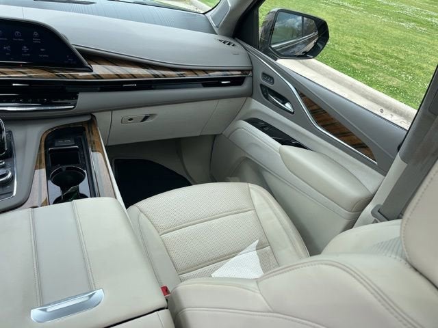 2023 Cadillac Escalade ESV Premium Luxury Platinum