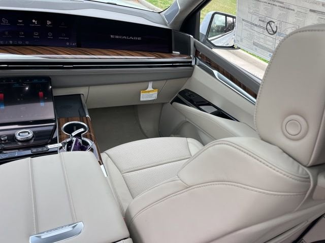 2026 Cadillac Escalade Platinum Luxury