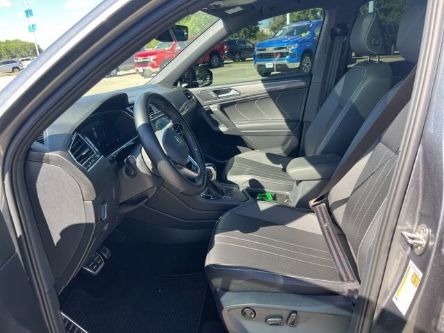 2023 Volkswagen Tiguan SE R-Line Black