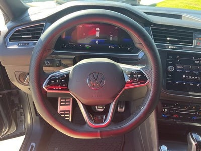 2023 Volkswagen Tiguan SE R-Line Black