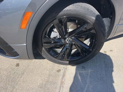 2023 Volkswagen Tiguan SE R-Line Black