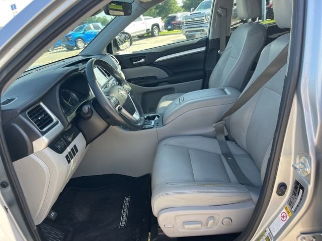 2019 Toyota Highlander SE