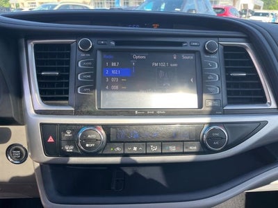2019 Toyota Highlander SE