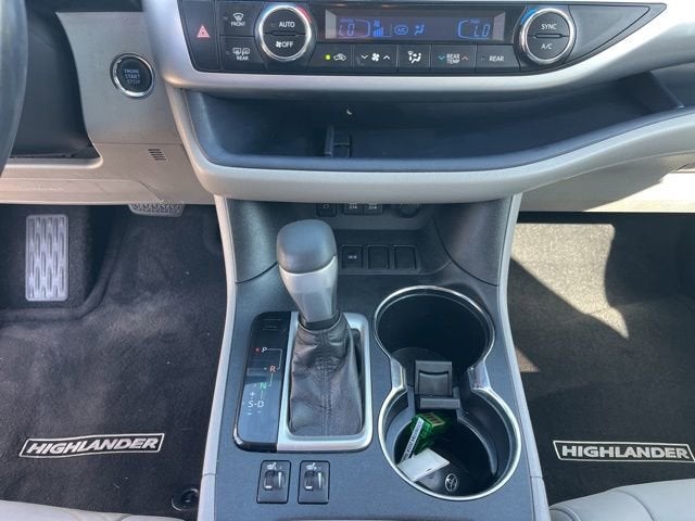 2019 Toyota Highlander SE
