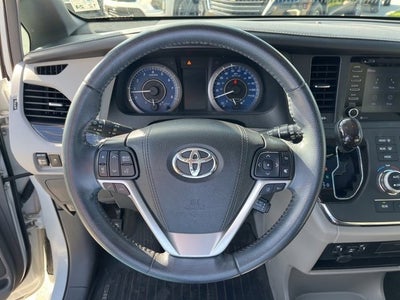 2019 Toyota Sienna XLE Auto Access Seat